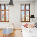 Dietla Avenue Charm By Bookinghost Daire