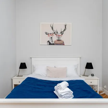 Dietla Avenue Charm By Bookinghost *