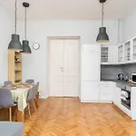 Dietla Avenue Charm By Bookinghost Cracovia